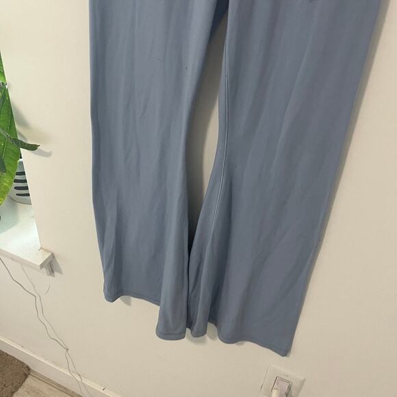 Aerie Offline Real Me Periwinkle Blue Flare Leggings Size Large - Picture 3 of 7